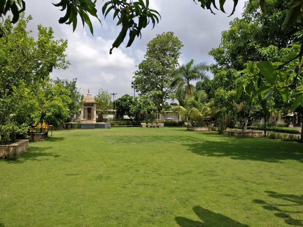 Pushp Vatika Resort & Lawns Navi Mumbai Eksteriør billede
