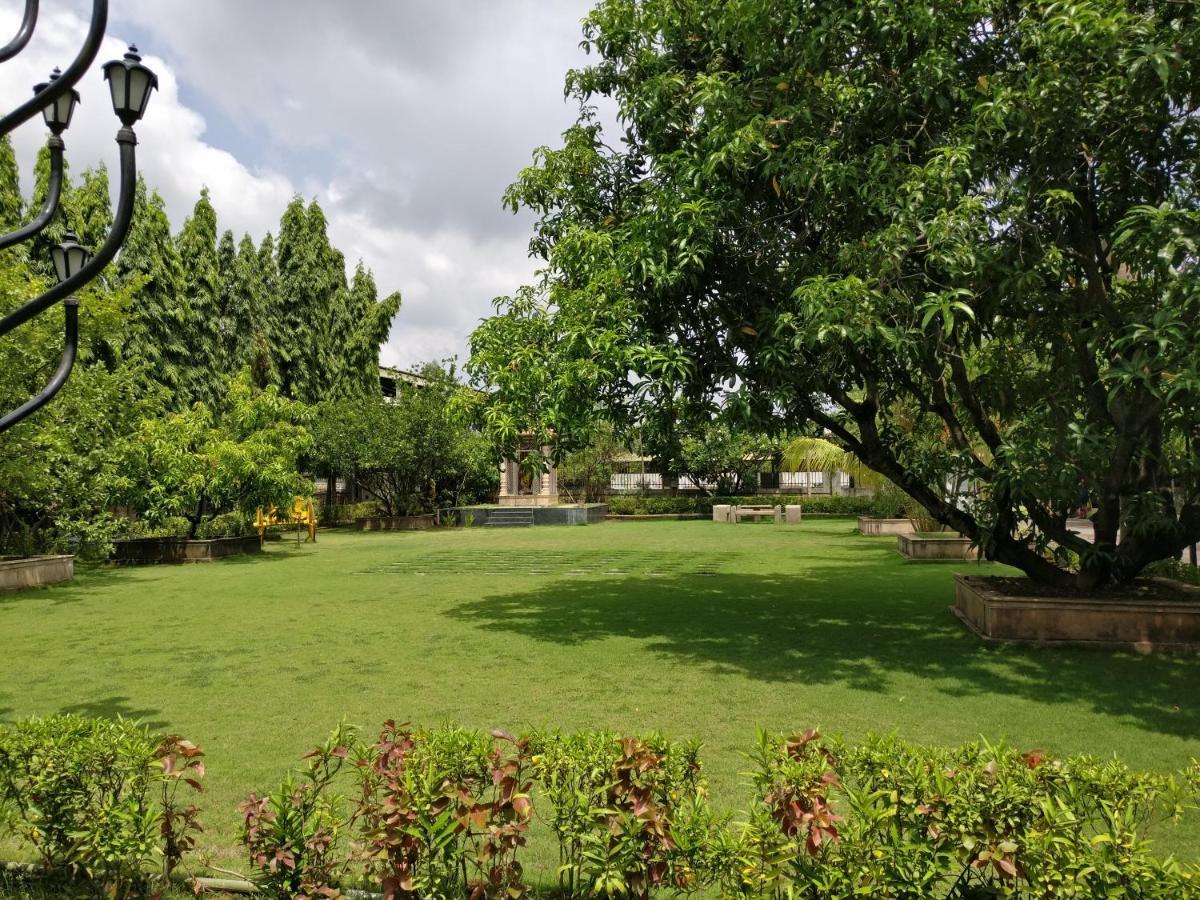 Pushp Vatika Resort & Lawns Navi Mumbai Eksteriør billede